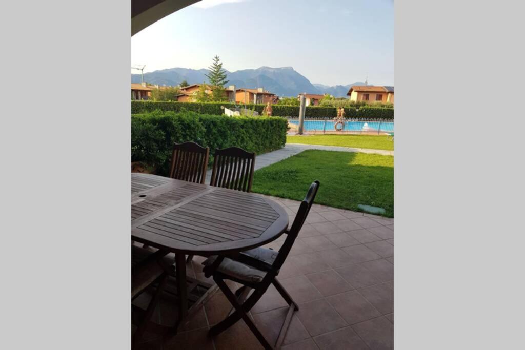 Casa Paradiso Del Garda Манерба-дель-Гарда Экстерьер фото